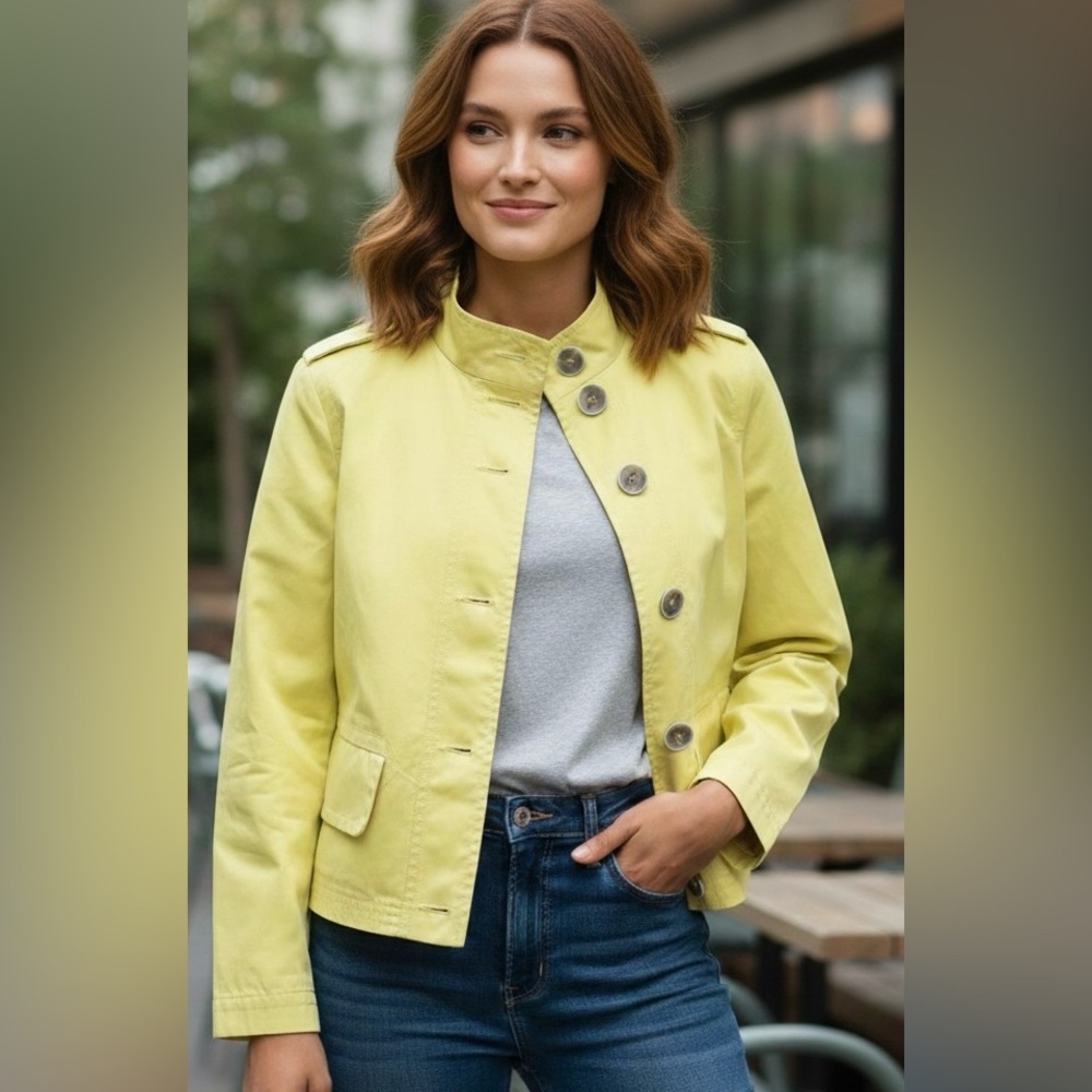 Style Benetton yellow 3/4 sleeve standup collar jacket. Front buttons, lapels, S